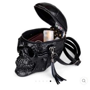 💀 HARD BLACK SKULL CROSSBODY PURSE💀